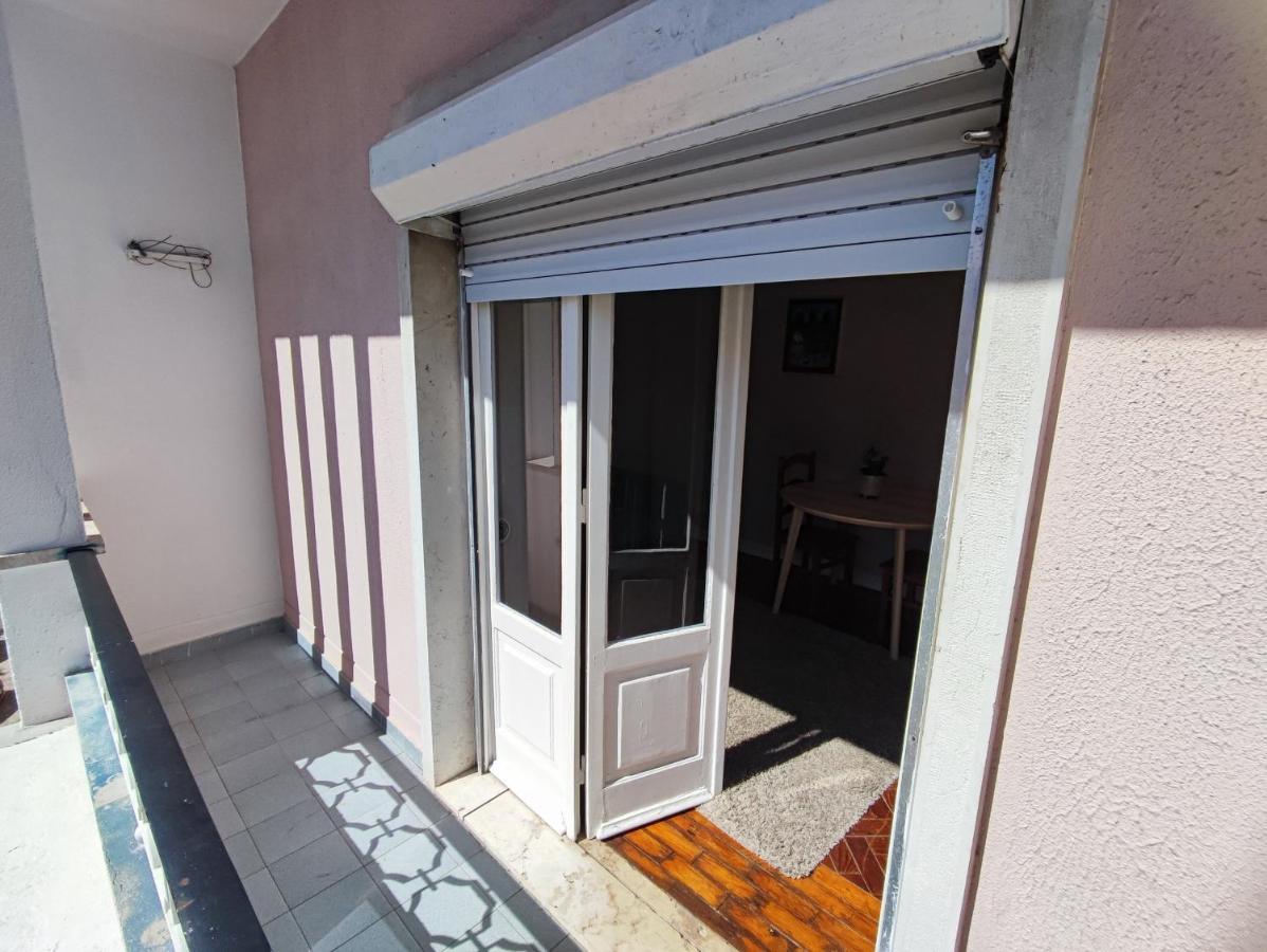 Lisbon Traditional T2 With Balcony In Damaia, Lisbon อามาโดรา ภายนอก รูปภาพ